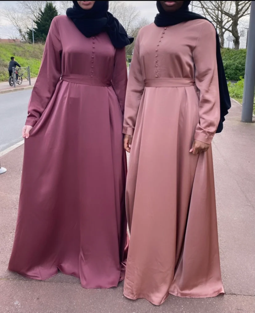 Robe Évasée Satin Amira - Tendance Hijab – Image 3