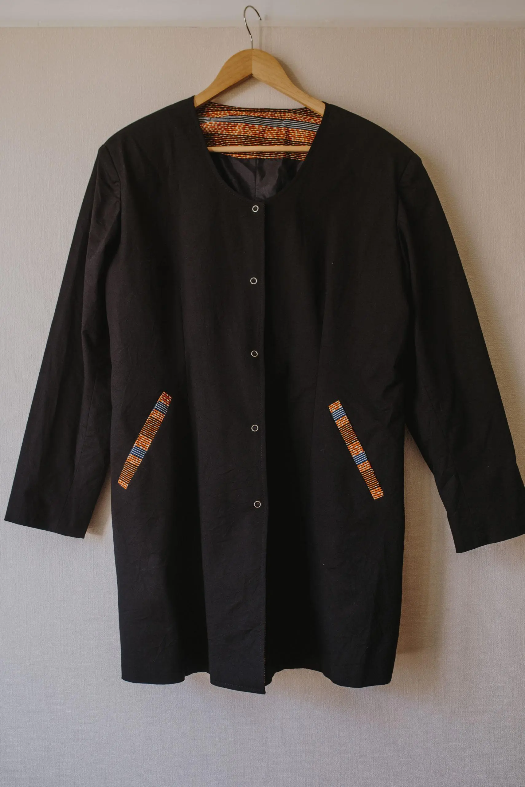 Veste noire Taille 48 customisée en Wax