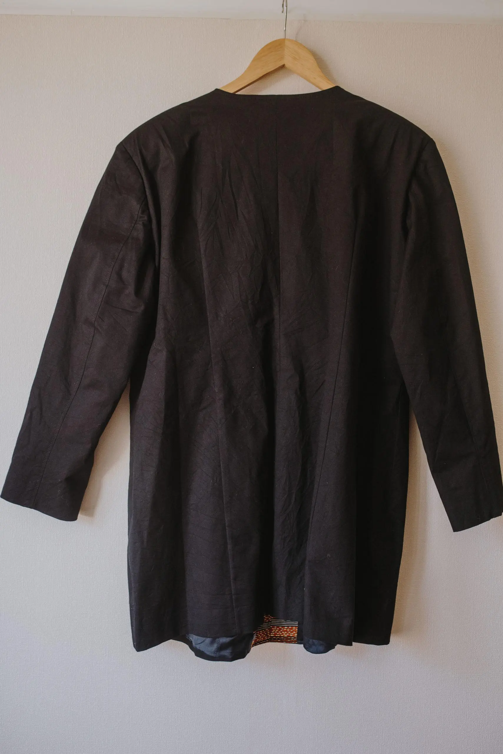 Veste noire Taille 48 customisée en Wax – Image 3