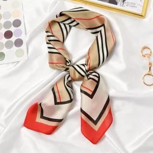 Foulard Carré Sophistiqué Femme | La Parisienne