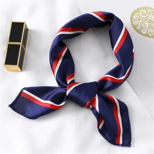 Foulard Chic Carré | La Parisienne