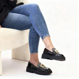 Mocassin noir pour femme : le classique chic revisité – LIU JO