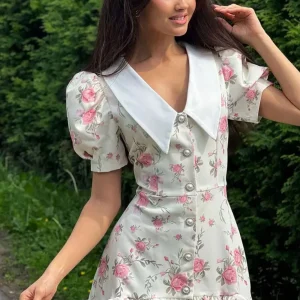 Robe Courte Champêtre Fleurs Chic Petites Manches